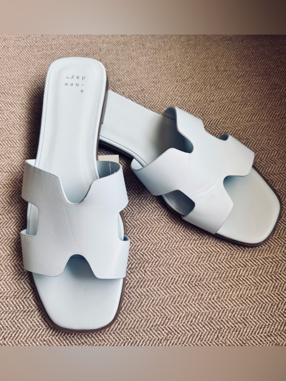Bundle of 2 Pairs Universal Thread & A New Day Sandals - Size 9 NWTs - Picture 3 of 15